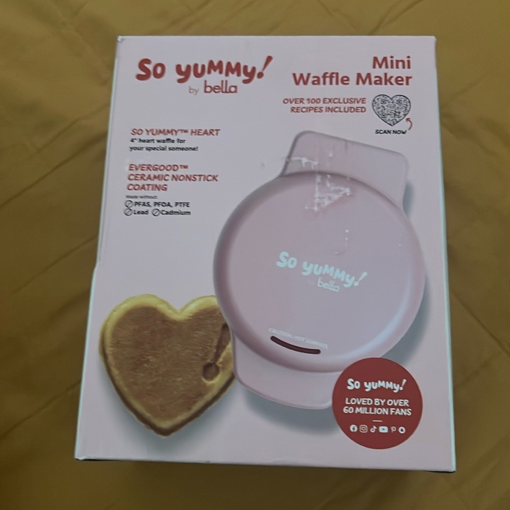 Mini Heart Waffle Maker, Brand new